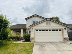 Building Photo - Stunning Four Bedroom Three Bathroom Home in Folsom