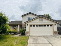 Building Photo - Stunning Four Bedroom Three Bathroom Home in Folsom