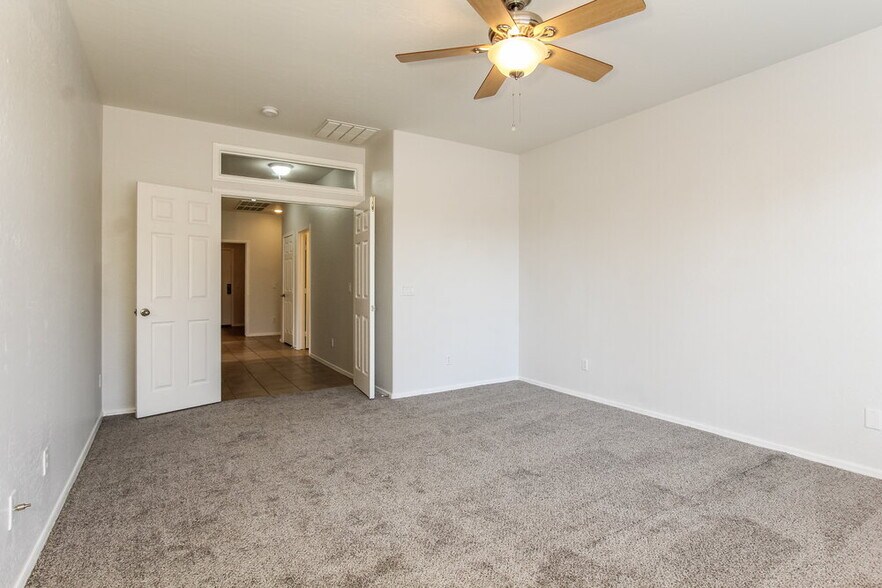 Building Photo - 15248 W Port Royale Ln