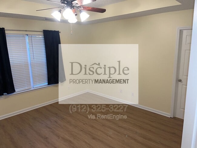 Building Photo - 295 Creekside Cir