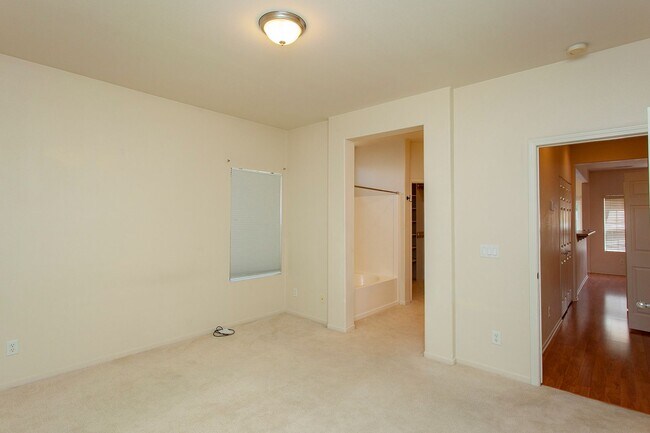 Building Photo - Move-In Ready Sparks Home with 2 Car Garage