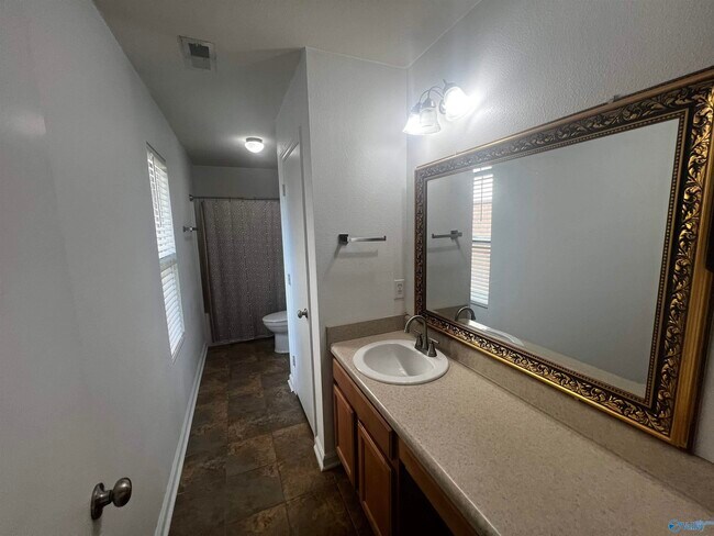 Building Photo - 163 Sagebrook Dr