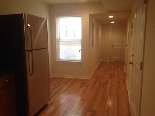 Building Photo - 415 N 41st St
