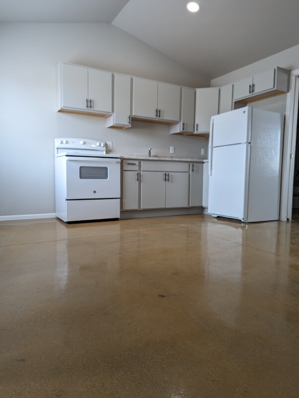 Building Photo - 651 S Union St