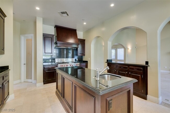 Building Photo - 770 Lanni Ct