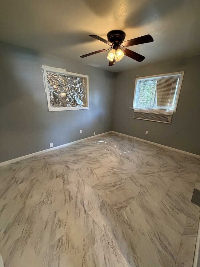 Building Photo - 617 Damaka Dr