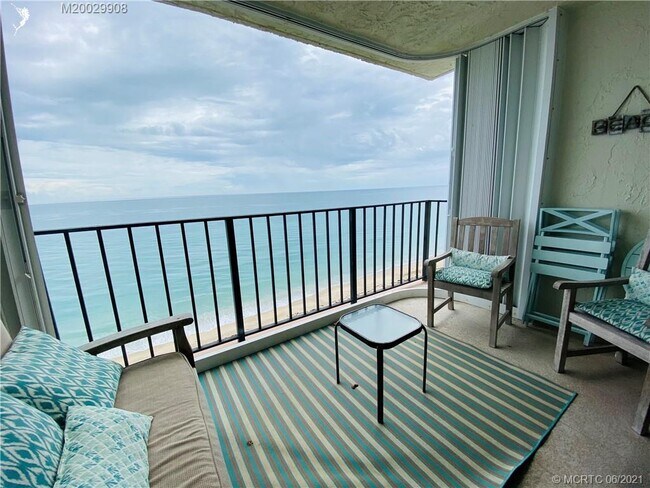 Building Photo - 9400 S Ocean Dr