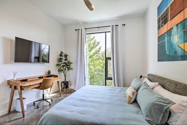 Building Photo - 2525 S Lamar Blvd