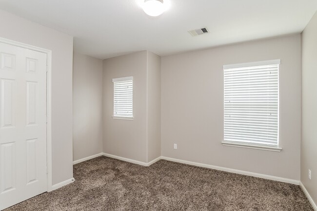 Building Photo - 21819 Octavia Way