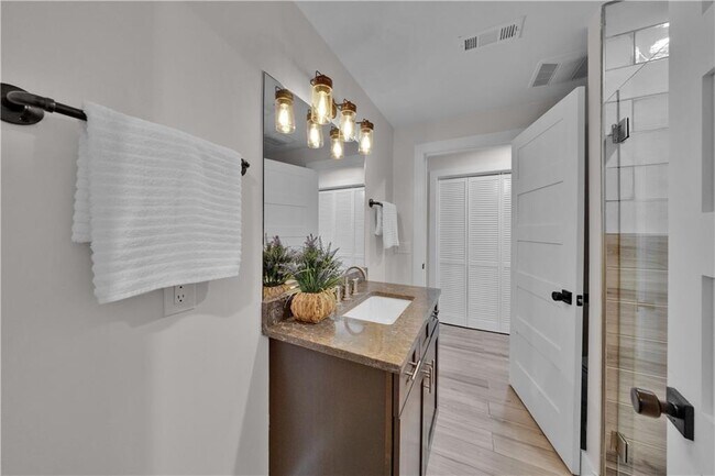 Building Photo - 225 Jayne Ellen Way