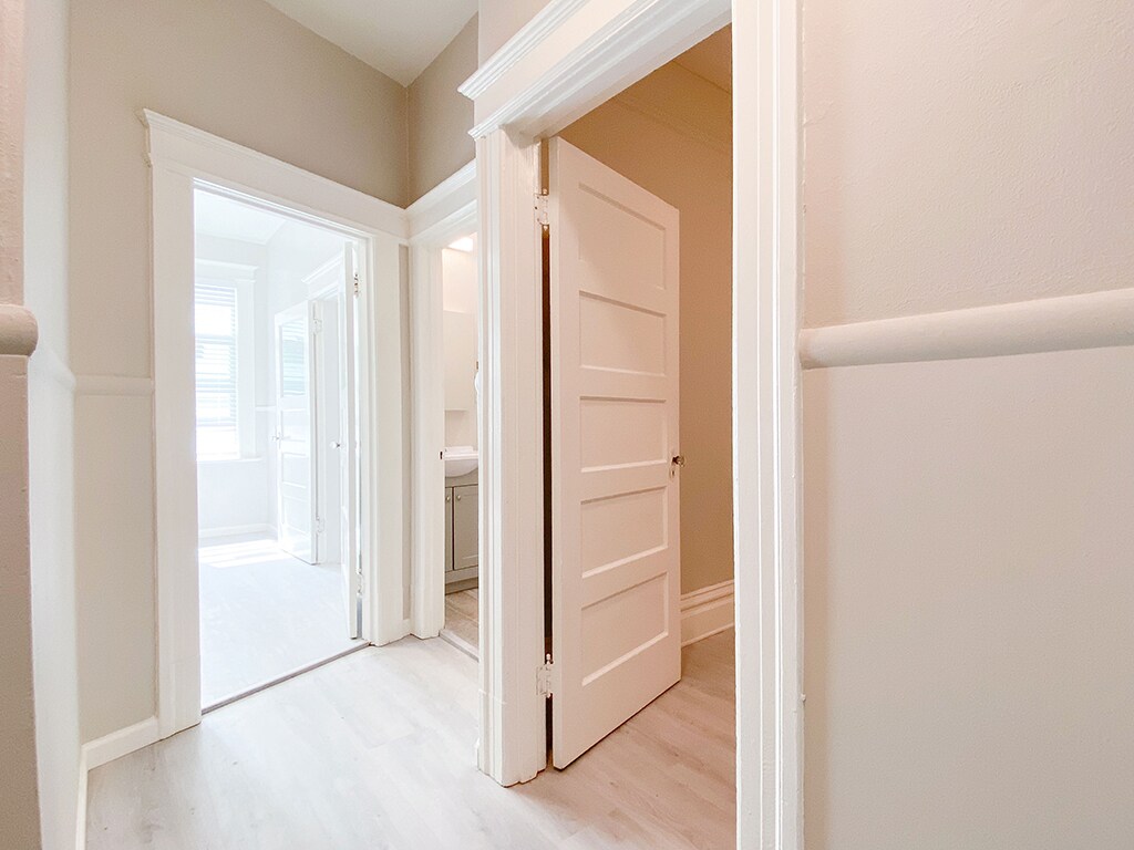 Building Photo - 527 Union St