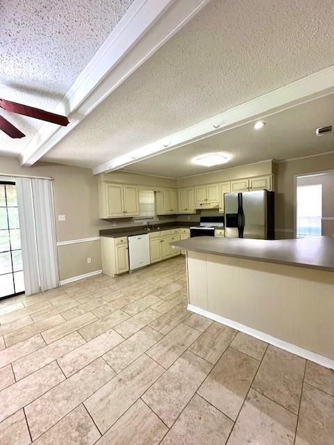 Building Photo - 918 Abilene Dr E