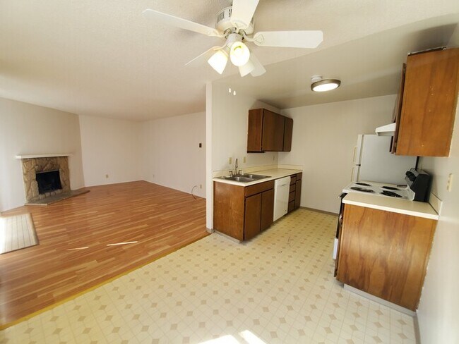 Building Photo - 1629 Maple Ln