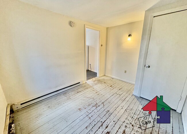 Building Photo - 4 Weaver Ln