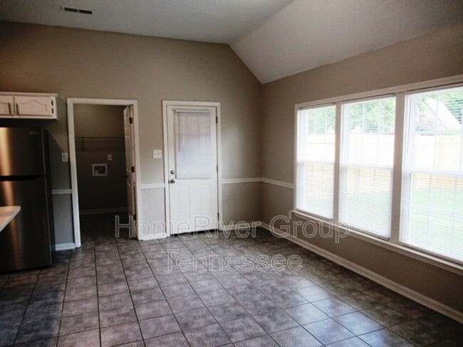 Building Photo - 6836 Spring River Rd