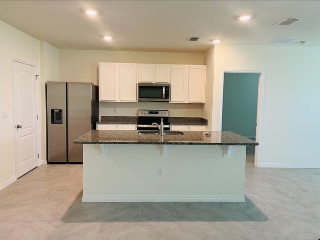 Building Photo - 5256 Greenheart Ave