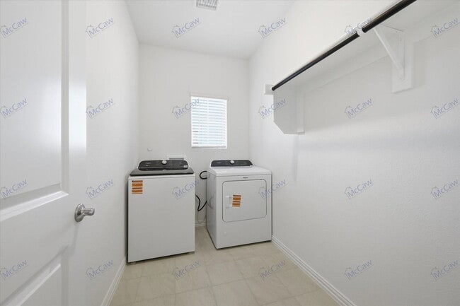 Building Photo - 713 Leavenworth Dr