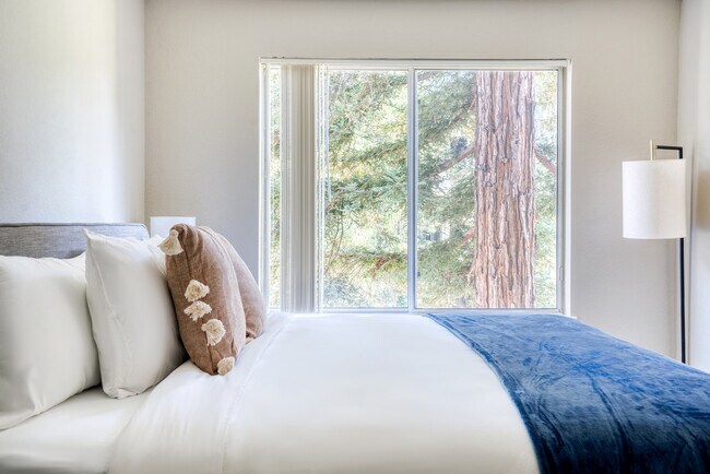 Building Photo - 131 Saratoga Ave