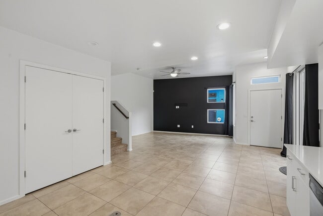 Building Photo - 826 E Millenium Ct