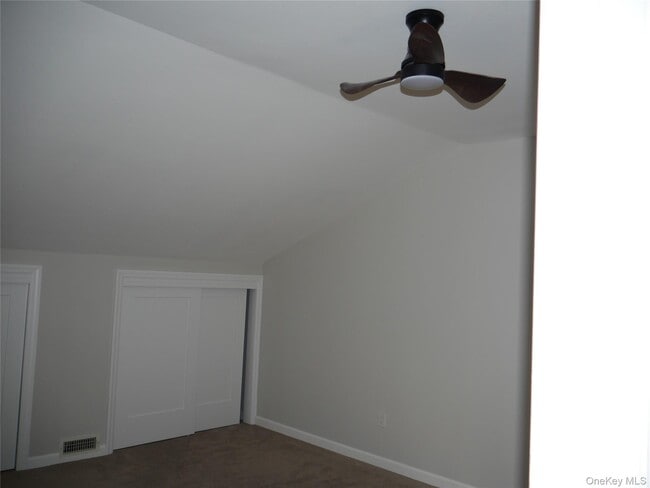 Building Photo - 18 Deer Crossing Dr