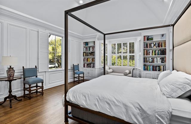 Building Photo - 1 Willow Wood Cir