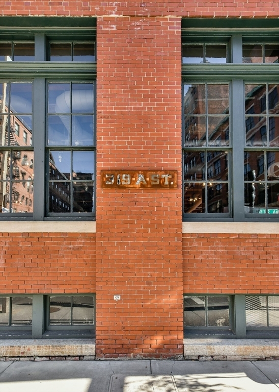 Building Photo - 319 A St