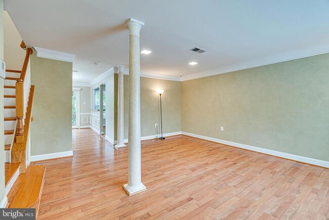 Building Photo - 5708 Heritage Crossing Ct