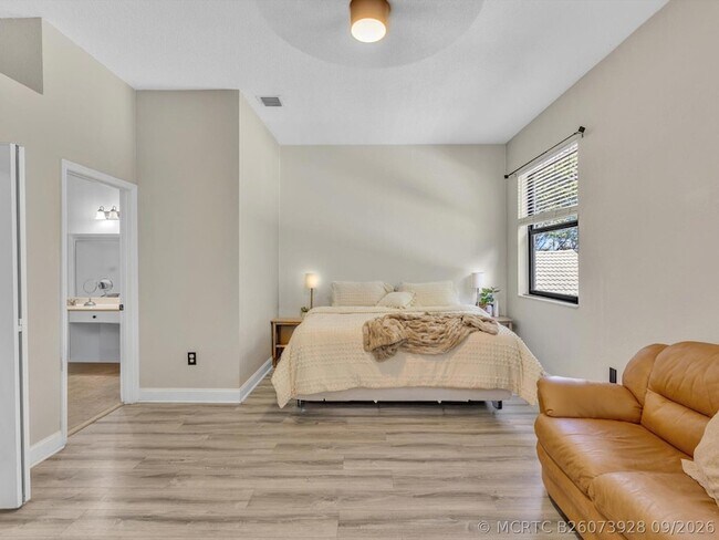 Building Photo - 7834 Oak Grove Cir