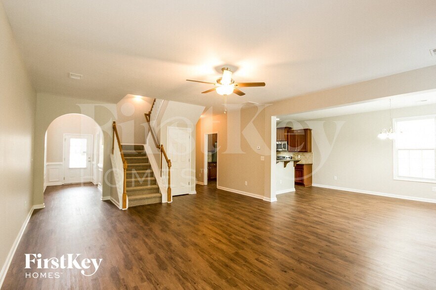 Building Photo - 5779 Chatham Cir NW