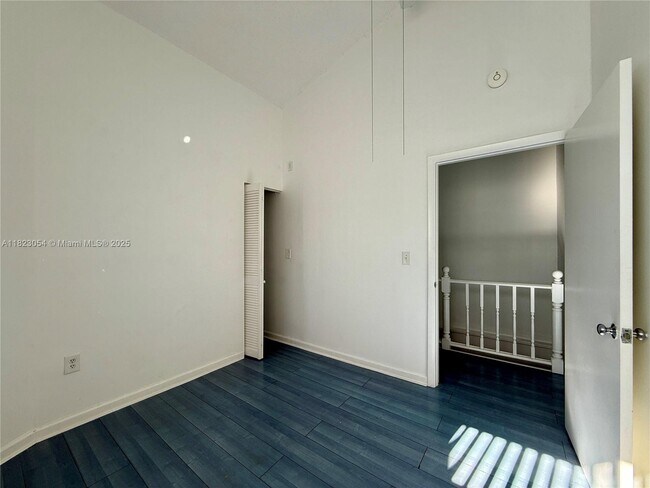 Building Photo - 798 Crandon Blvd