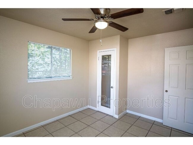 Building Photo - 6916 Shady Grove Dr