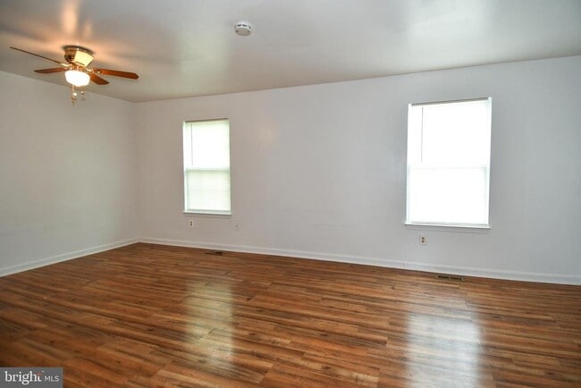Building Photo - 6125 Trident Ln
