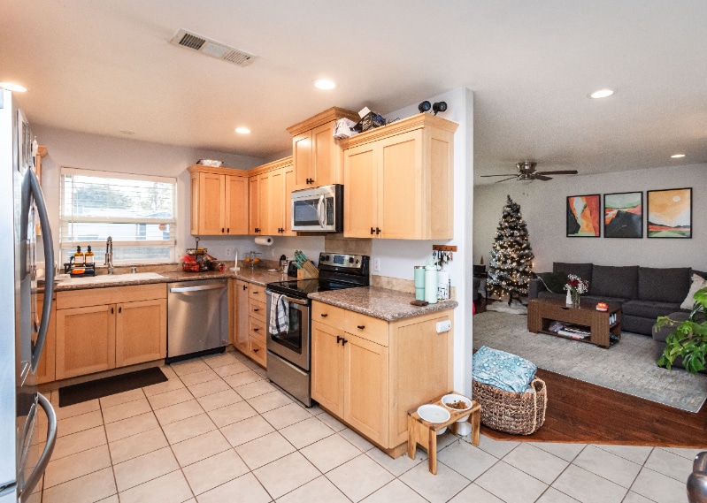 Building Photo - 2304 Michigan Blvd