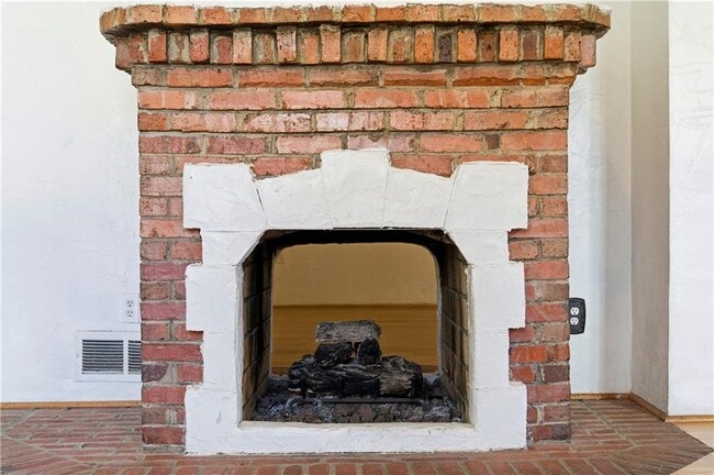 Building Photo - 1032 Standard Dr NE