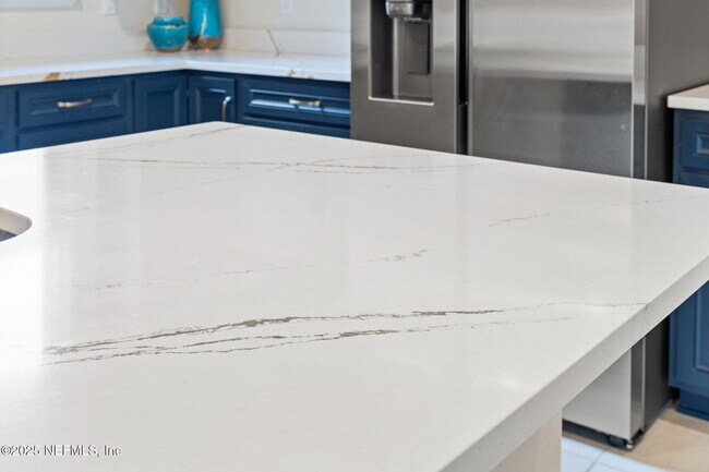 Building Photo - 2817 Ivy Post Dr