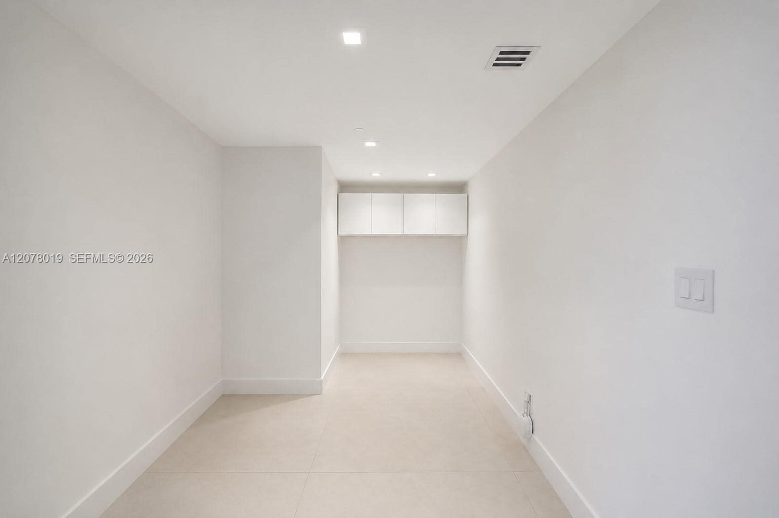 Building Photo - 1581 Brickell Ave