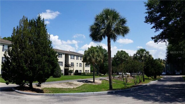 Building Photo - 2041 Dixie Belle Dr