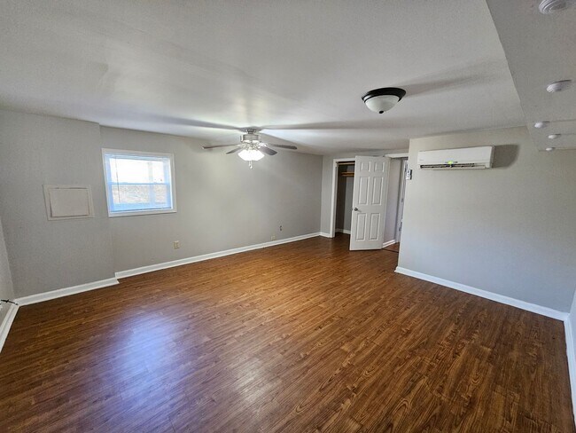 Building Photo - 777 Old Embreeville Rd