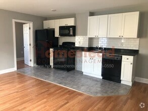 Building Photo - 15 E Elm St