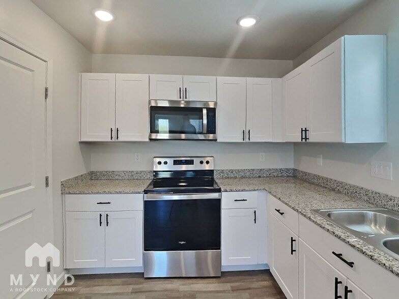Building Photo - 11164 W Arvada Dr