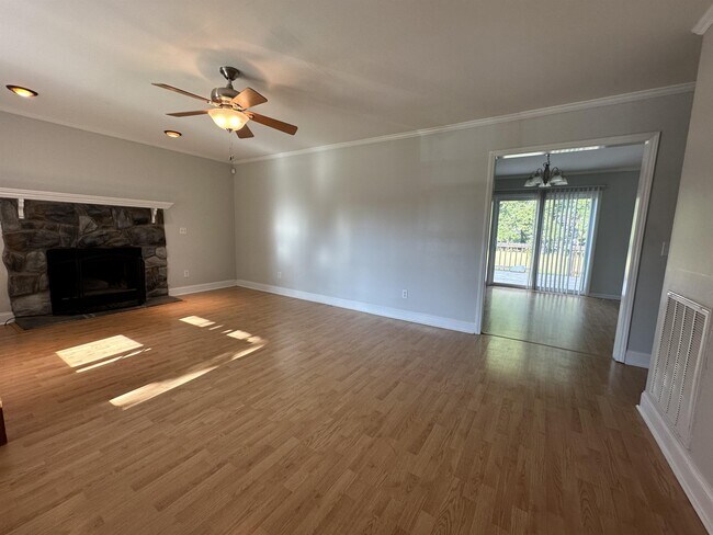 Building Photo - 145 Stoney Hill Ln