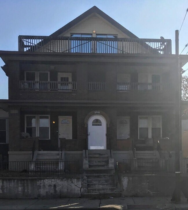 3710 Glenmore Ave 3710 Glenmore Ave Cincinnati OH 45211 Apartment