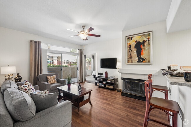 Windsor - 1,110SF - Living Room - Noble Park Apartments