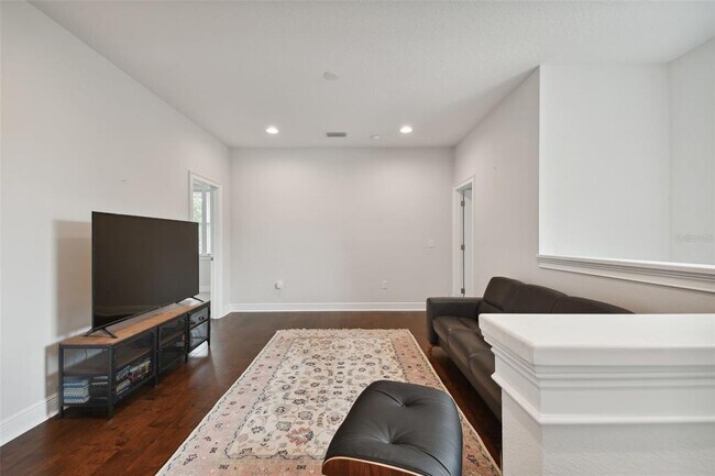 Building Photo - 5700 Interbay Blvd