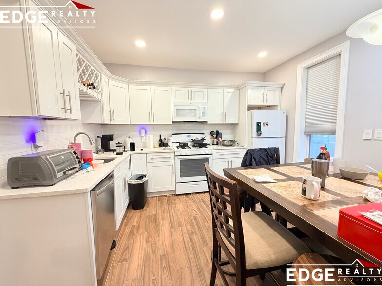 Building Photo - 12 Sewall St