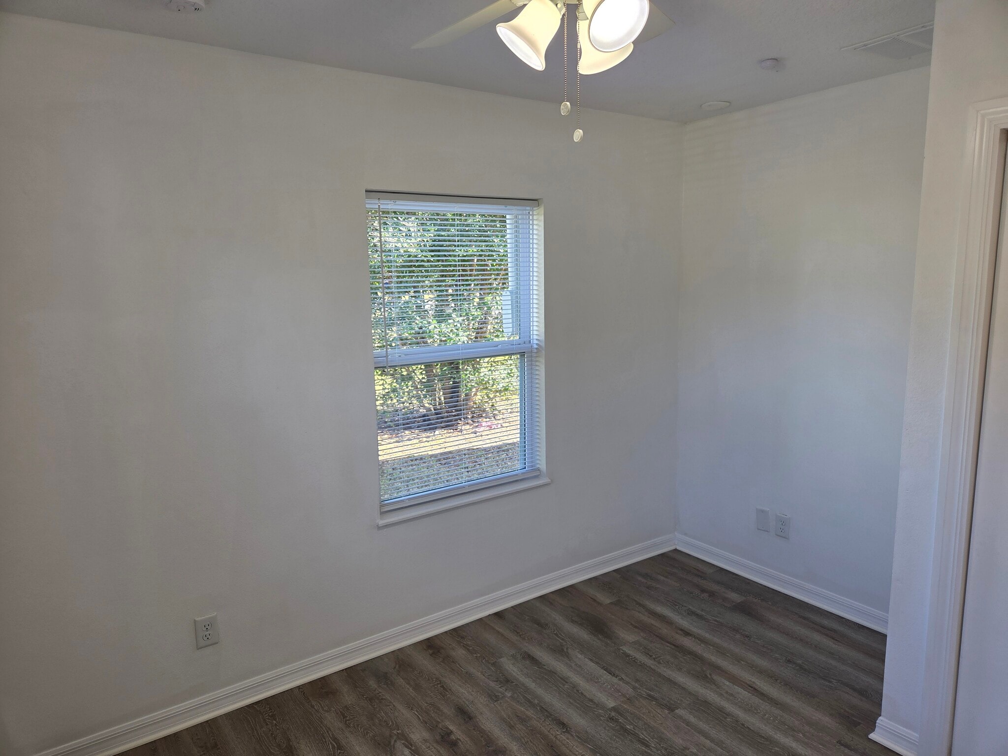 Bedroom 3 - 803 E Hart St