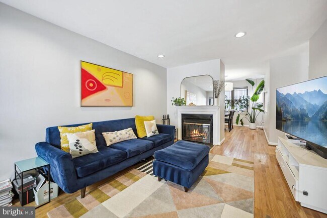 Building Photo - 1325 13th St NW
