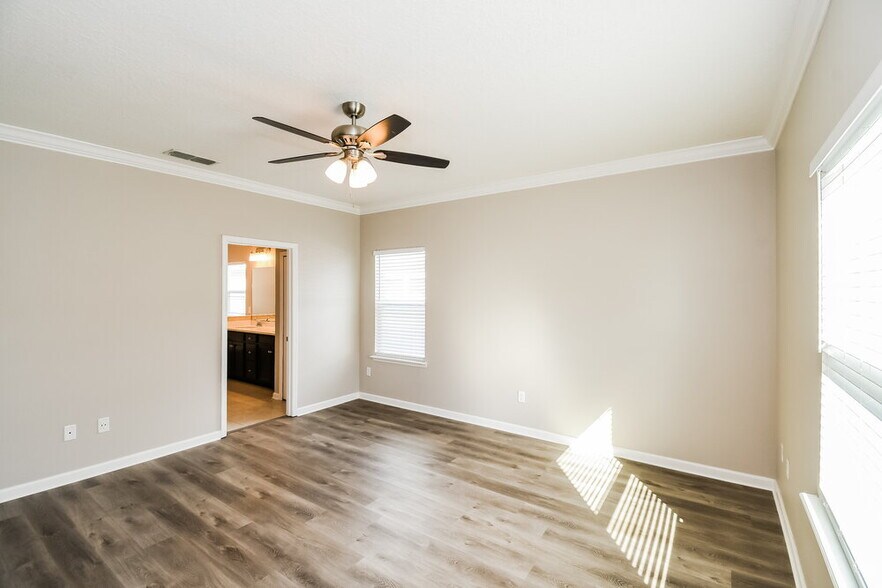 Building Photo - 16171 Magnolia Grove Way