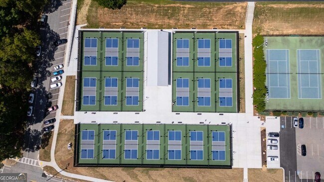 Building Photo - 541 N White St