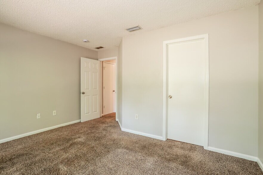 Building Photo - 5690 Chirping Way W